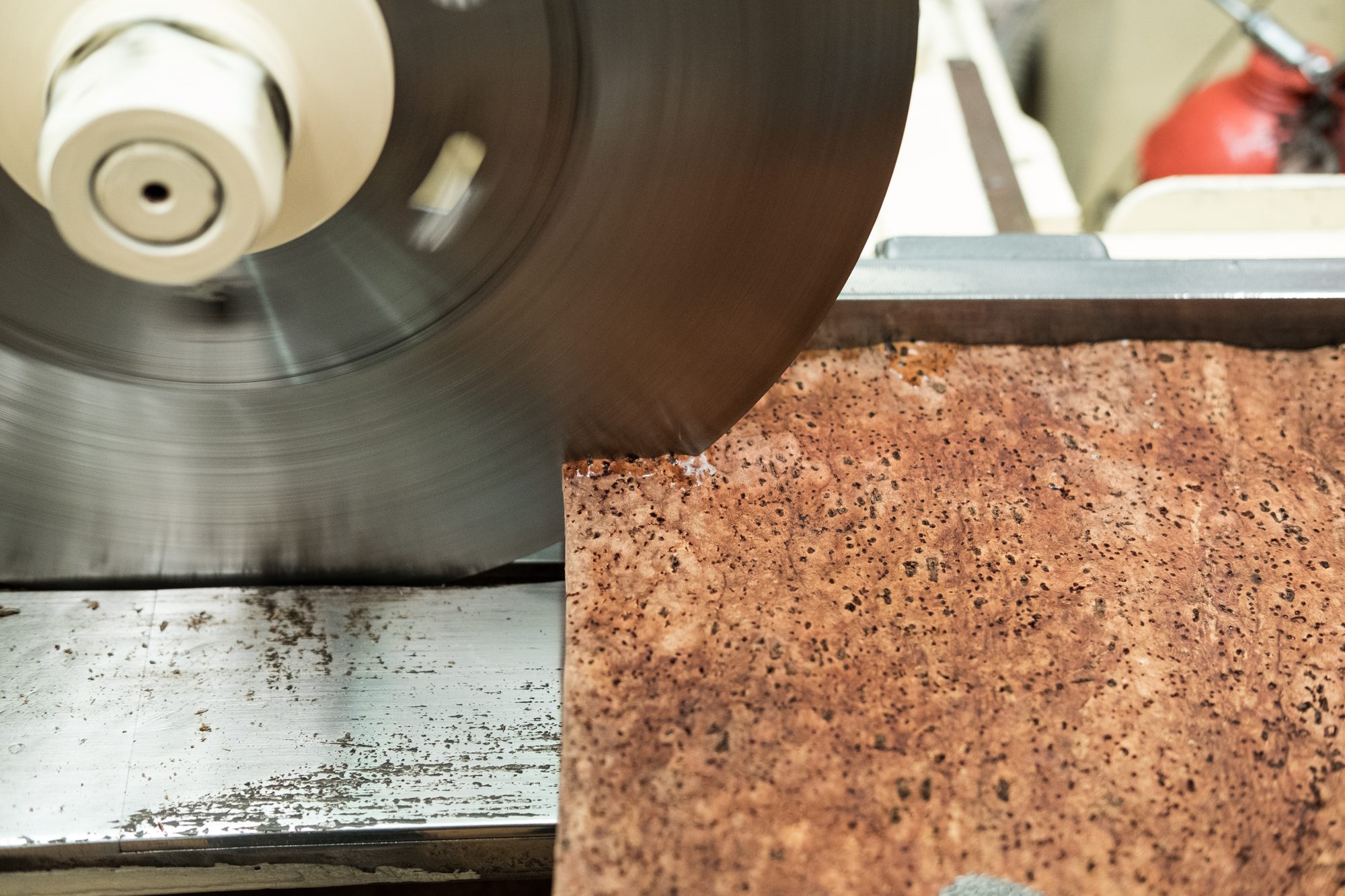 Cutting a cork plank